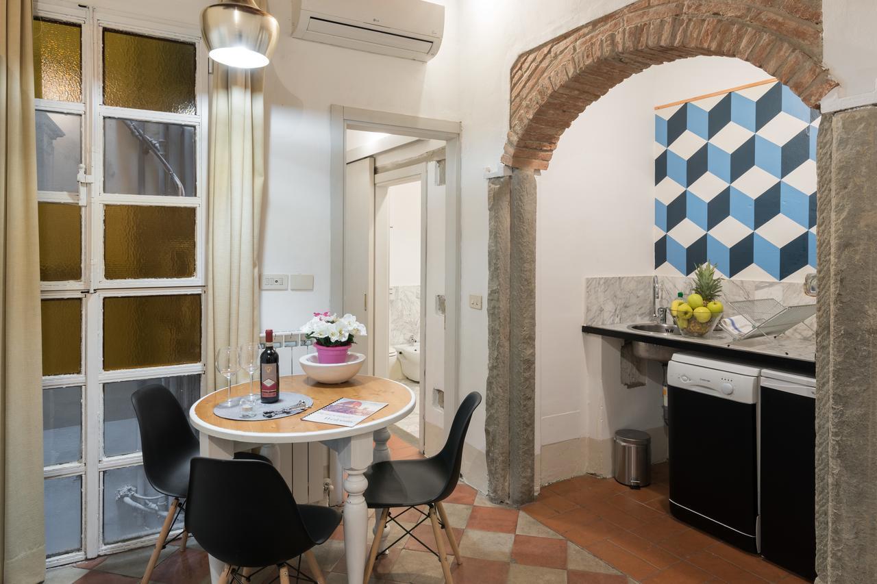 F7 - Santa Croce One Bedroom Flat For 2 Or 3 Guests Флоренция Екстериор снимка